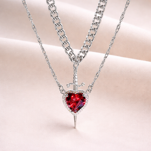 Collier Cœur Épée – Symbole d’amour et de force