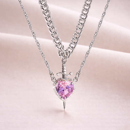 Collier Cœur Épée – Symbole d’amour et de force
